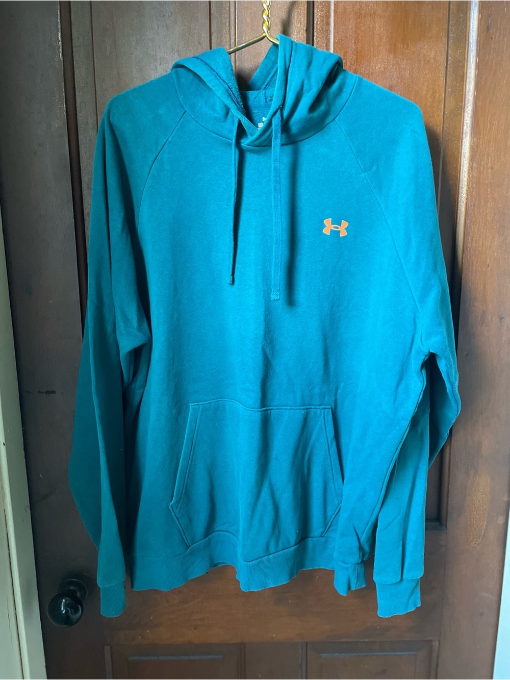 Under Armour men’s large hoodie